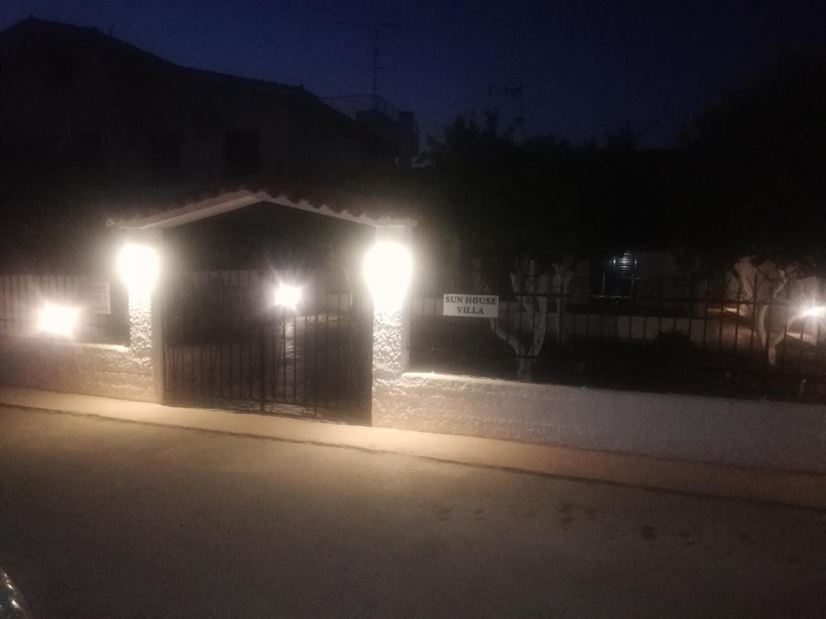 Sunhouse Vrachati Luaran gambar