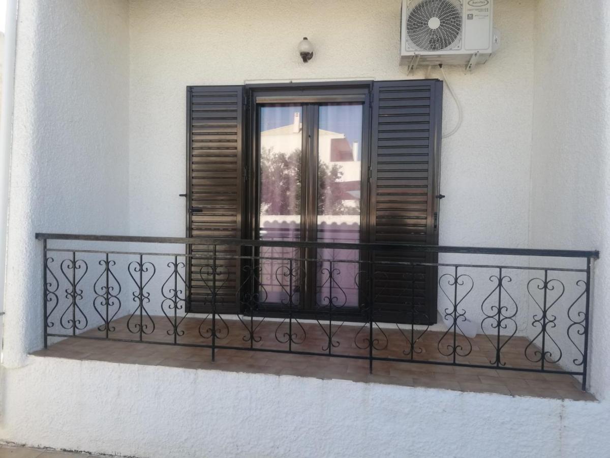 Sunhouse Vrachati Luaran gambar