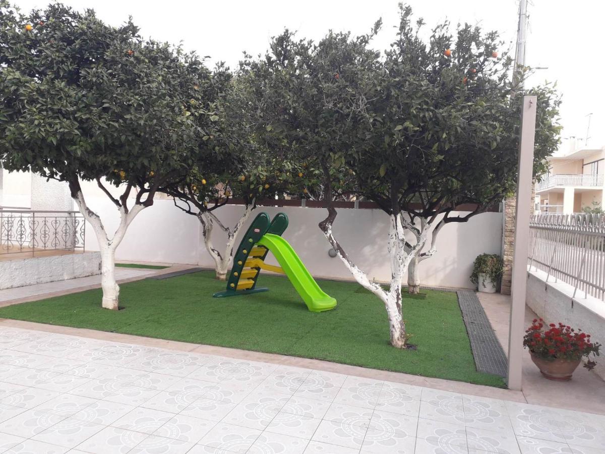 Sunhouse Vrachati Luaran gambar